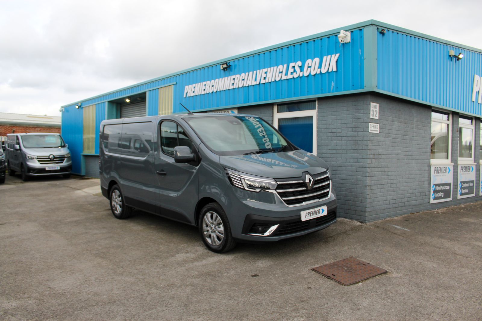 Renault Trafic 2.0 dCi Blue 30 Extra Panel Van 5dr Diesel Manual LWB Euro 6 (s/s) (130 ps) 5dr Manual 2026