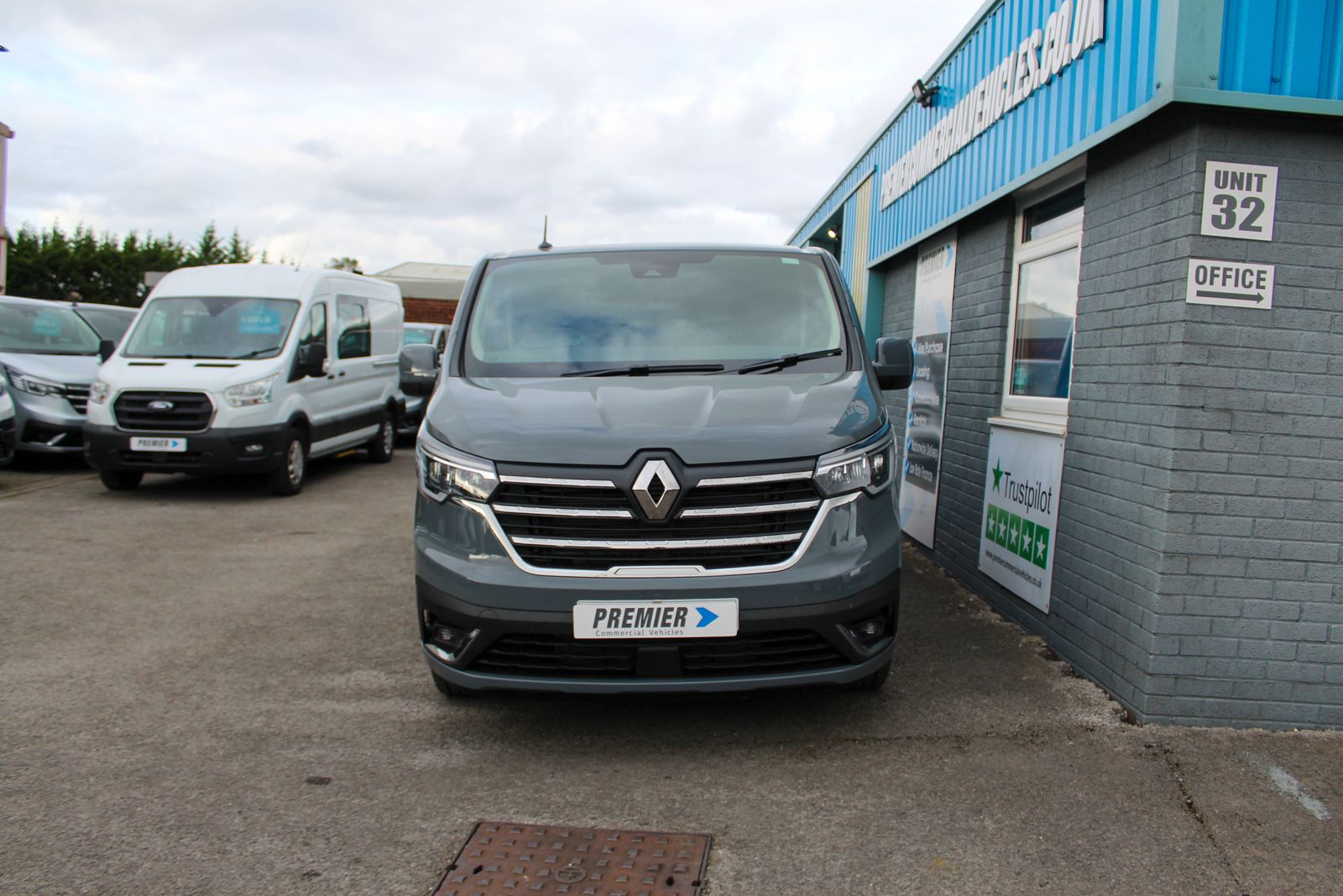 Renault Trafic 2.0 dCi Blue 30 Extra Panel Van 5dr Diesel Manual LWB Euro 6 (s/s) (130 ps) 5dr Manual 2026