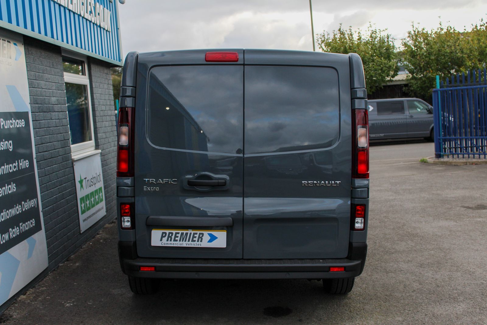 Renault Trafic 2.0 dCi Blue 30 Extra Panel Van 5dr Diesel Manual LWB Euro 6 (s/s) (130 ps) 5dr Manual 2026