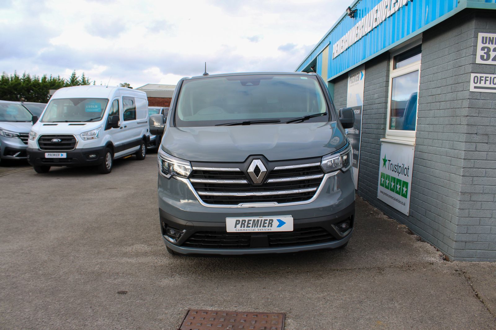 Renault Trafic 2.0 dCi Blue 30 Extra Panel Van 5dr Diesel Manual LWB Euro 6 (s/s) (130 ps) 5dr Manual 2026