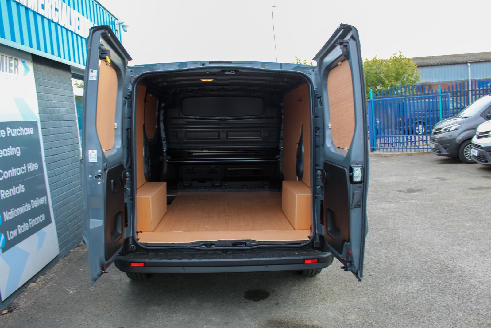 Renault Trafic 2.0 dCi Blue 30 Extra Panel Van 5dr Diesel Manual LWB Euro 6 (s/s) (130 ps) 5dr Manual 2026