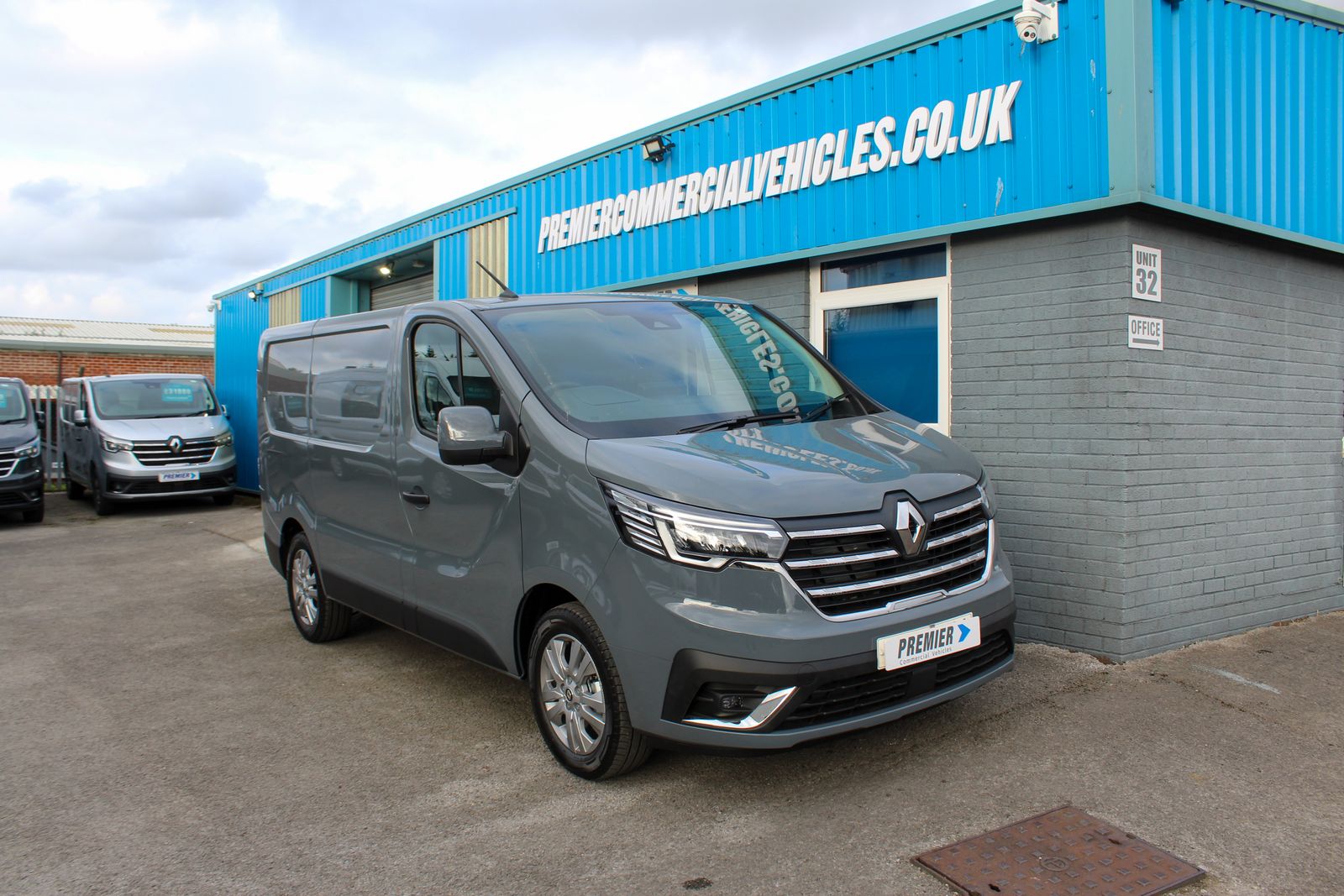 Renault Trafic 2.0 dCi Blue 30 Extra Panel Van 5dr Diesel Manual LWB Euro 6 (s/s) (130 ps) 5dr Manual 2026