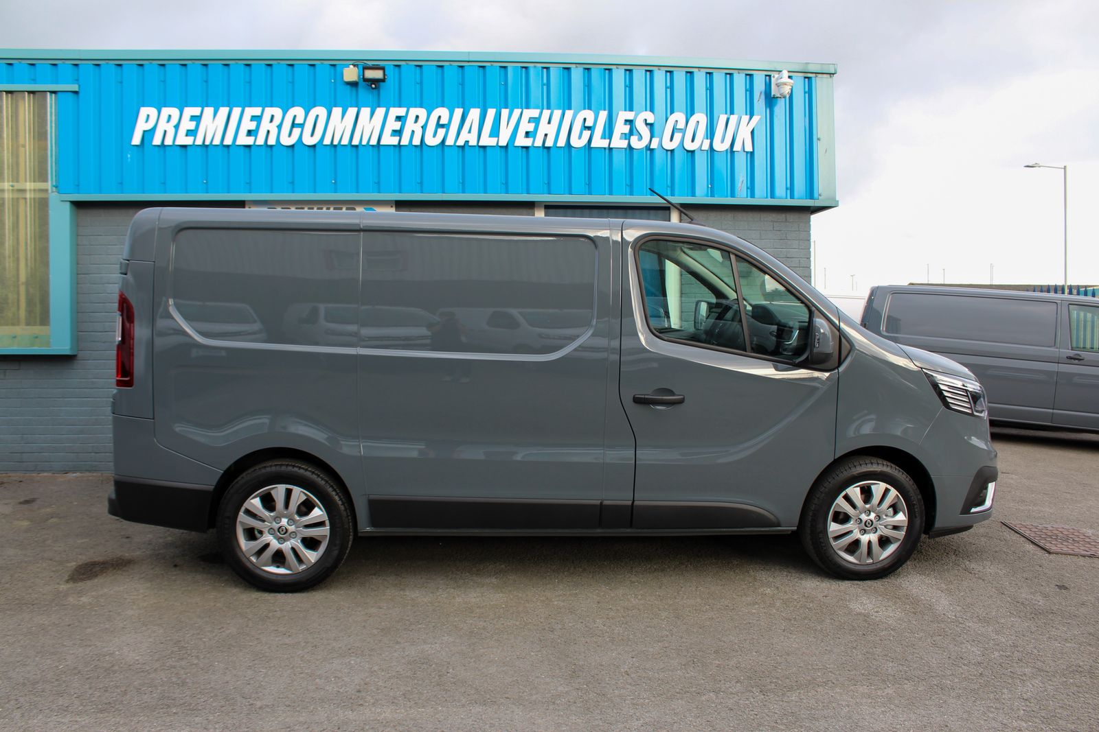 Renault Trafic 2.0 dCi Blue 30 Extra Panel Van 5dr Diesel Manual LWB Euro 6 (s/s) (130 ps) 5dr Manual 2026