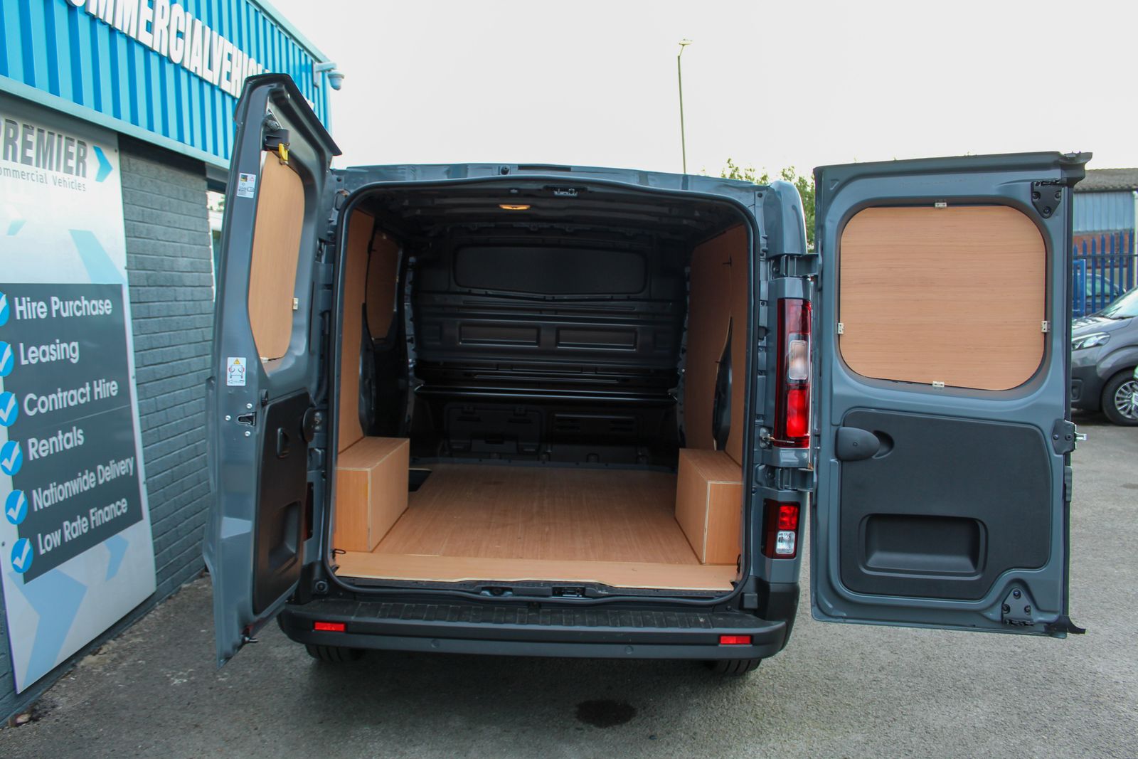 Renault Trafic 2.0 dCi Blue 30 Extra Panel Van 5dr Diesel Manual LWB Euro 6 (s/s) (130 ps) 5dr Manual 2026