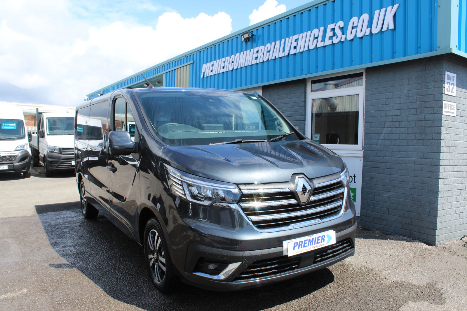 Renault Trafic 2.0 dCi Blue 30 Extra Sport Panel Van 5dr Diesel Manual LWB Euro 6 (s/s) (150 ps) 5dr Manual 2026