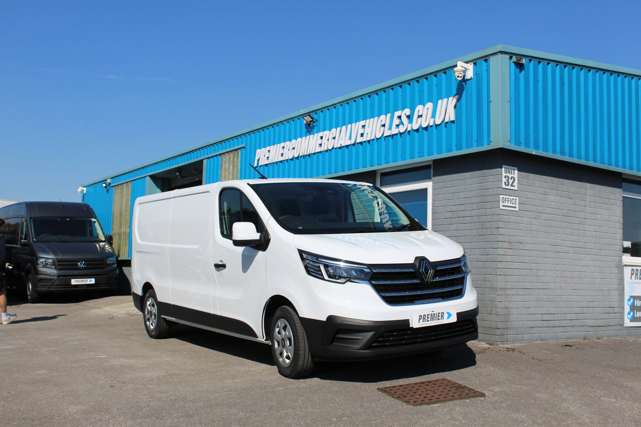 Renault Trafic 2.0 dCi Blue LL30 Advance Panel Van 5dr Diesel Auto L2 H1 Euro 6 (s/s) (130 ps) 3dr Manual 2026