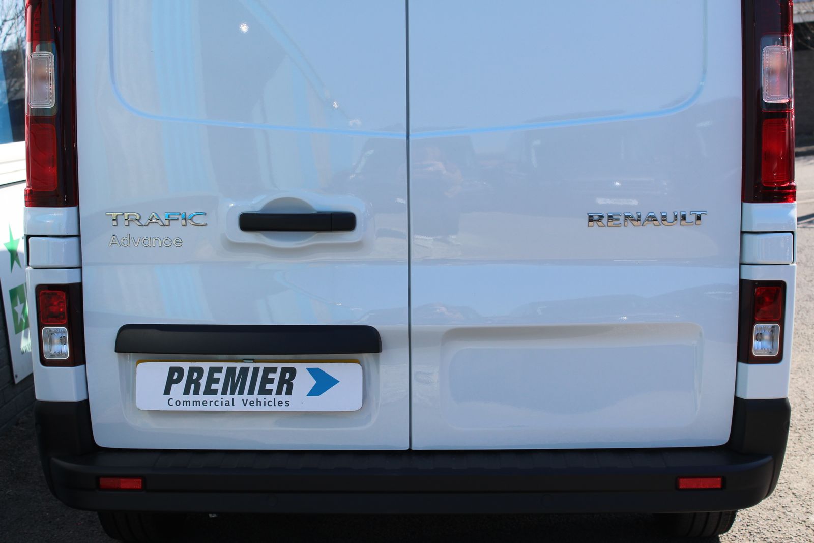 Renault Trafic 2.0L LL30 Advance Blue dCi Diesel Manual Euro 6 (130 bhp) 0dr Manual 2026