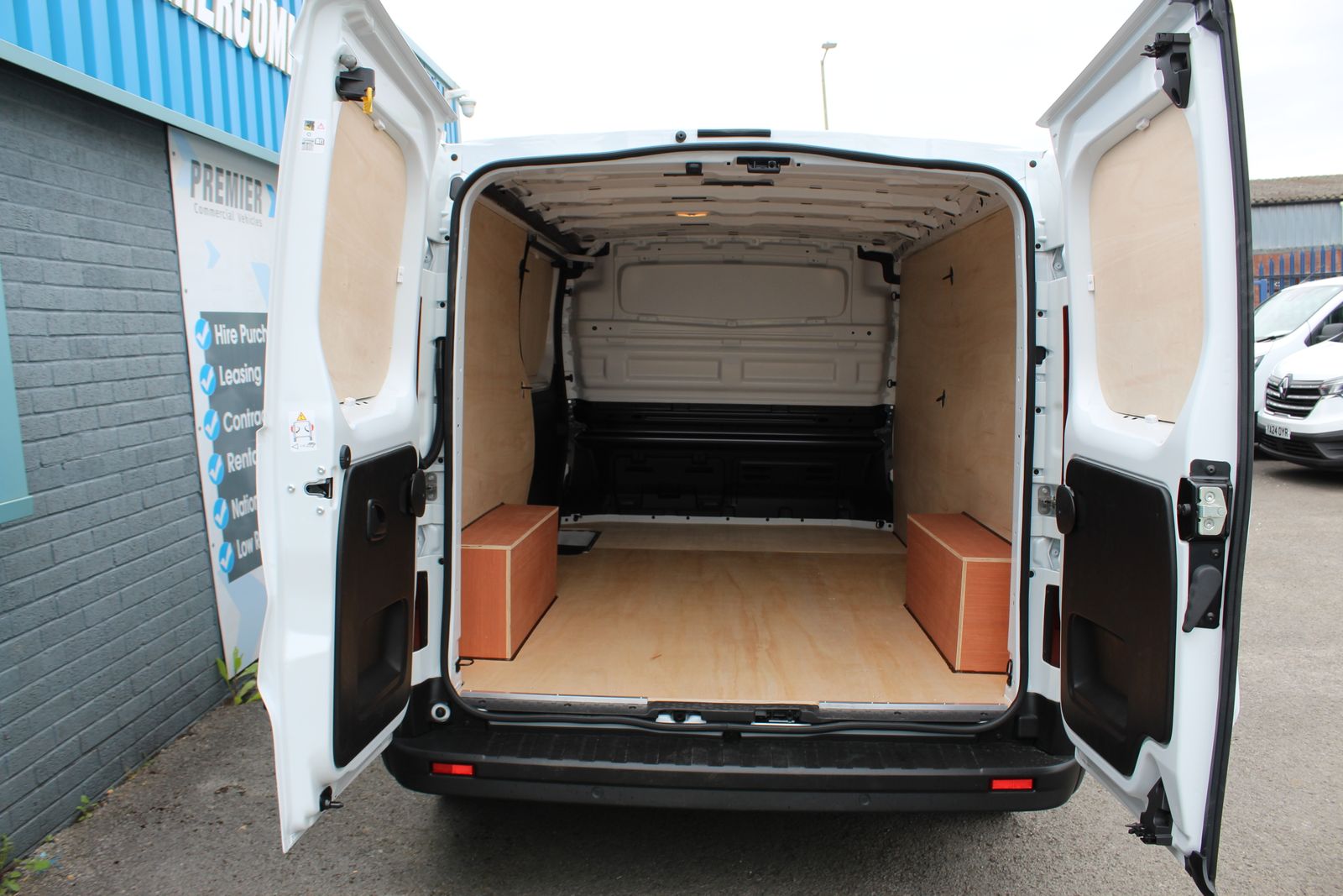 Renault Trafic 2.0L SL30 Advance Blue dCi Diesel Manual Euro 6 (130 bhp) 0dr Manual 2026