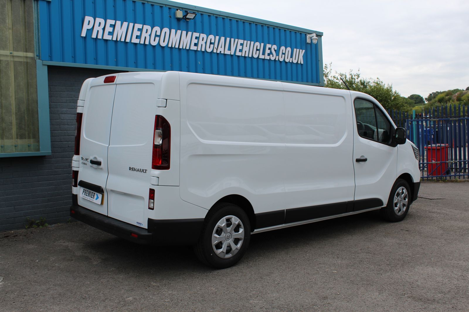 Renault Trafic 2.0L SL30 Advance Blue dCi Diesel Manual Euro 6 (130 bhp) 0dr Manual 2026