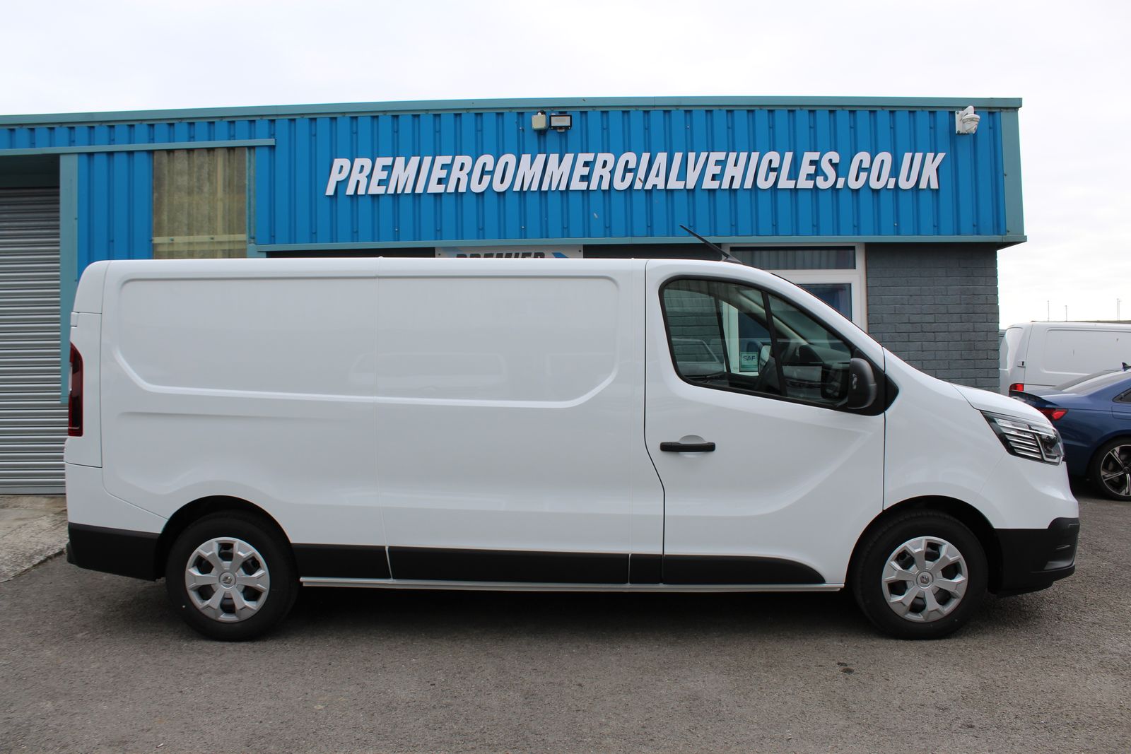 Renault Trafic 2.0L SL30 Advance Blue dCi Diesel Manual Euro 6 (130 bhp) 0dr Manual 2026