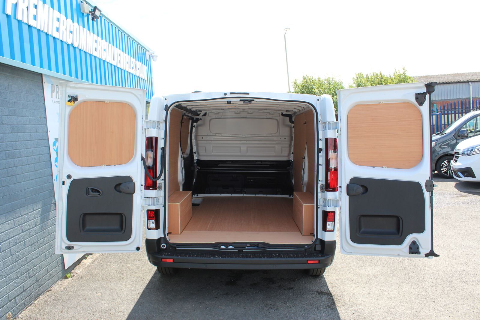 Renault Trafic TRAFIC LWB 130PS SPORT 5dr Manual 2026