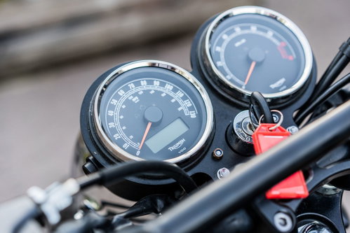 Triumph Bonneville 20
