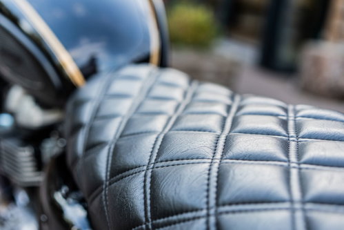 Triumph Bonneville 18