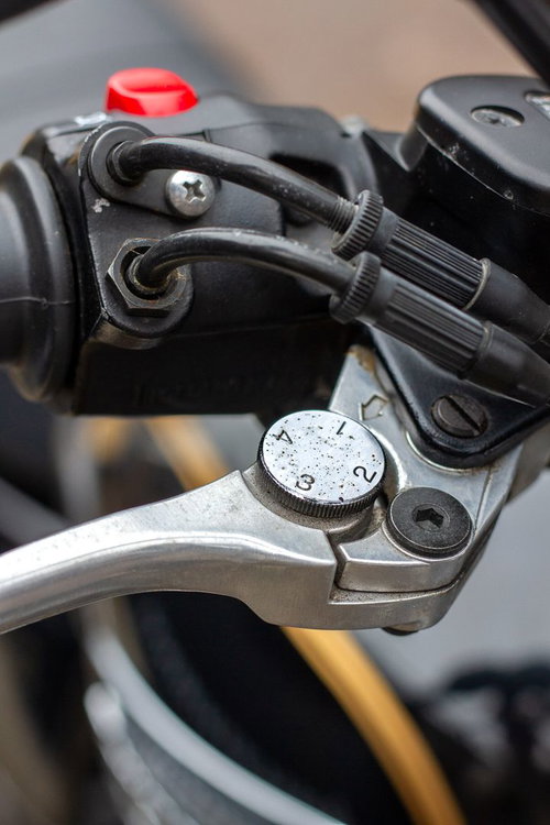 Triumph Bonneville T100 16