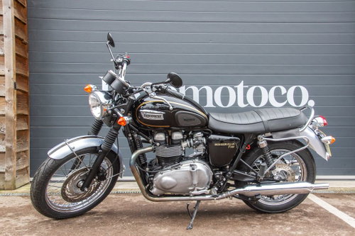 Triumph Bonneville T100 0