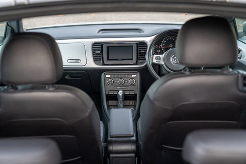 Volkswagen Beetle auto 18