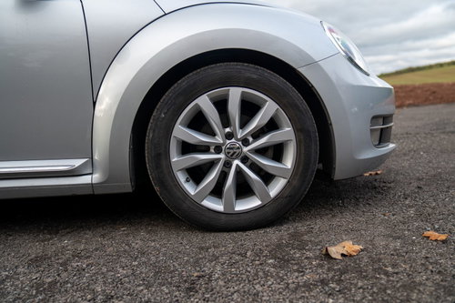 Volkswagen Beetle auto 11