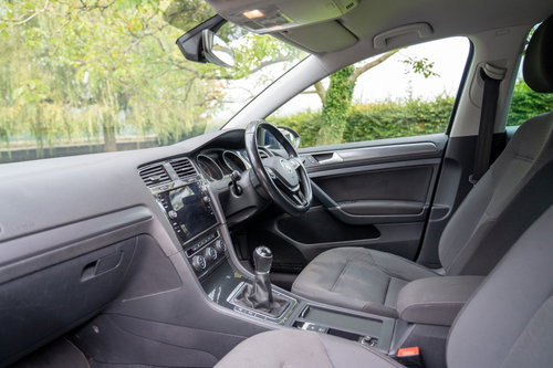 Volkswagen Golf 10