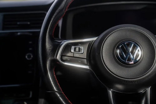 Volkswagen Golf 26