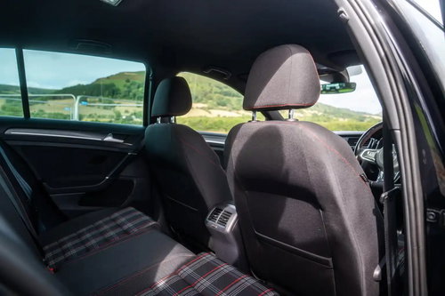 Volkswagen Golf 32