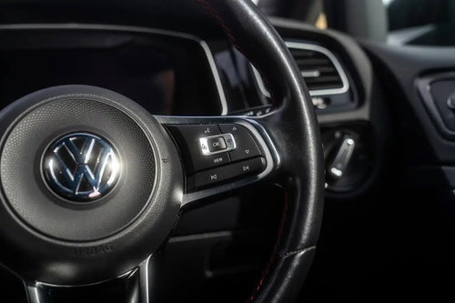 Volkswagen Golf 27