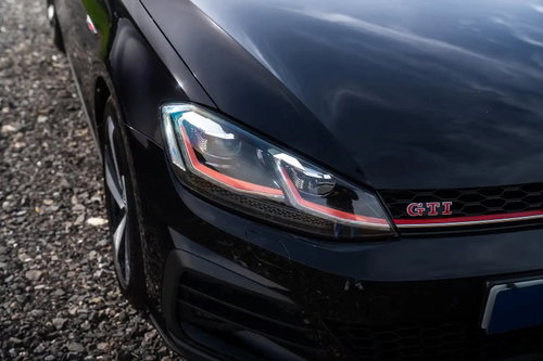 Volkswagen Golf 9