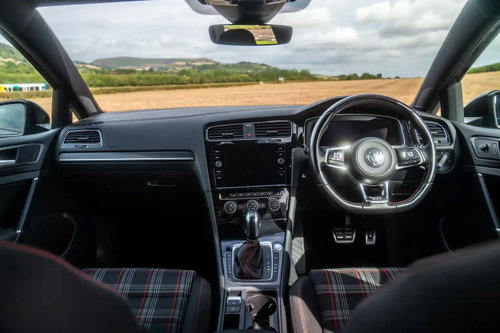Volkswagen Golf 28