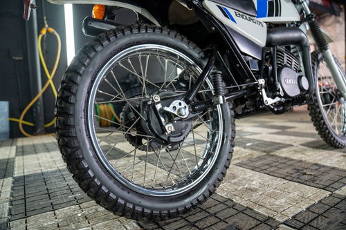 Yamaha DT175 12