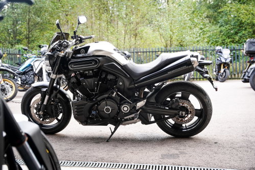 Yamaha MT-01 2