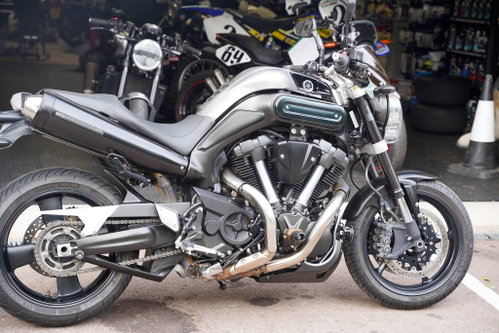 Yamaha MT-01 1