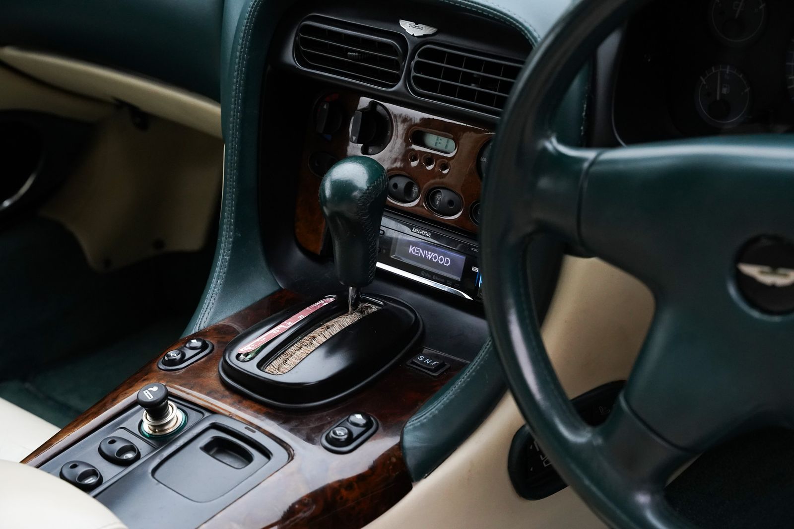 Aston Martin 190