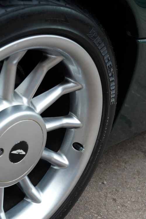 Aston Martin 190 30