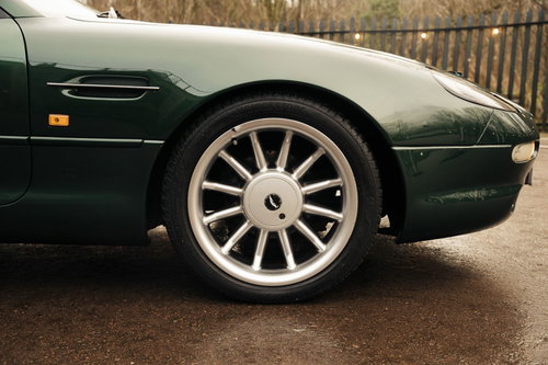 Aston Martin 190 10