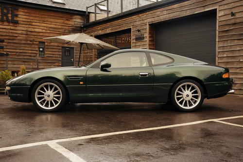 Aston Martin 190 1