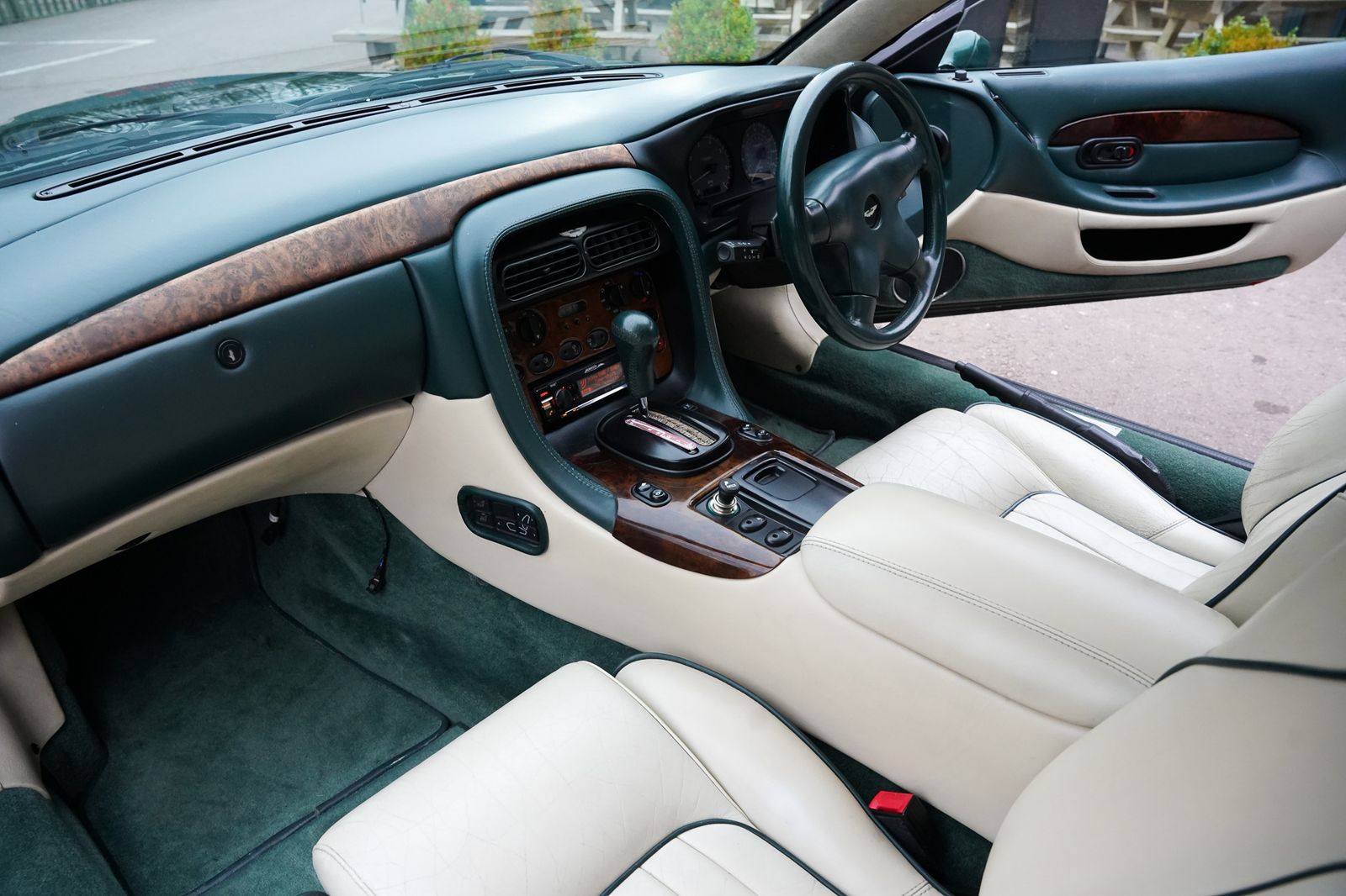 Aston Martin 190