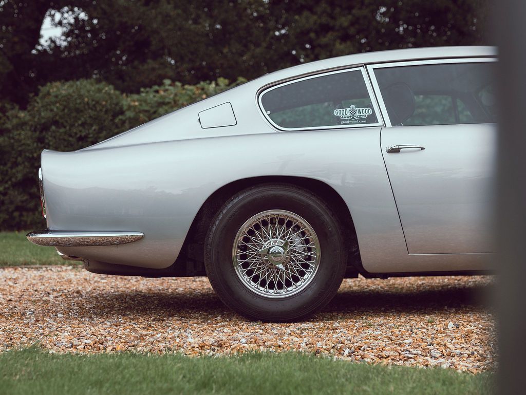 Aston Martin Db6