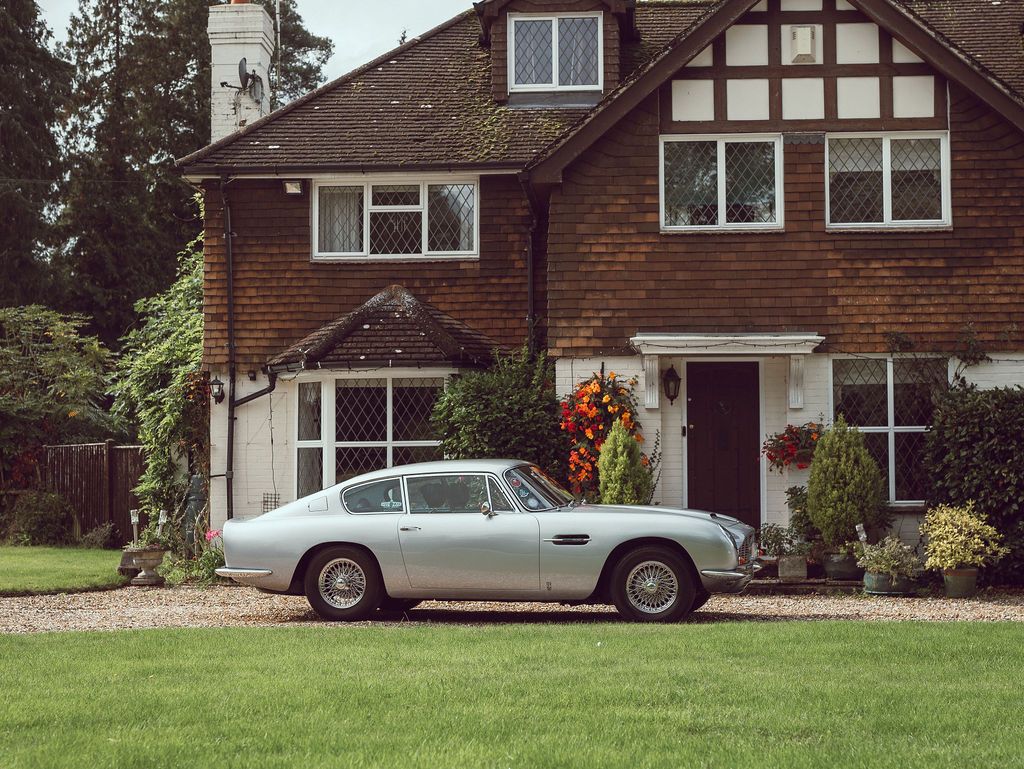 Aston Martin Db6