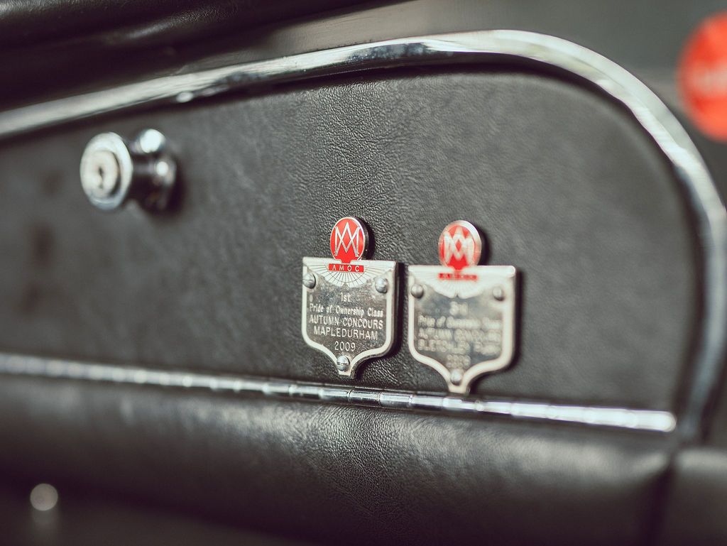Aston Martin Db6