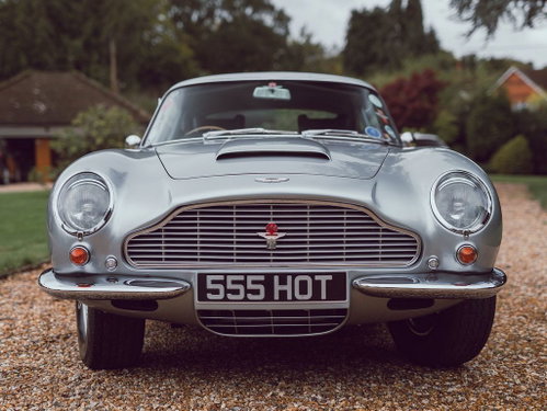 Aston Martin Db6 9
