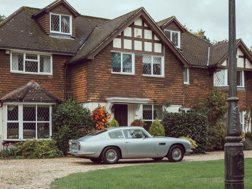 Aston Martin Db6 31