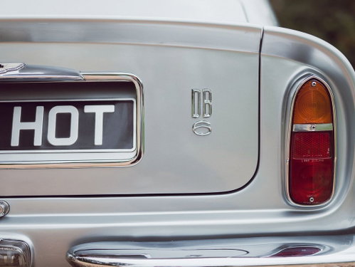 Aston Martin Db6 11