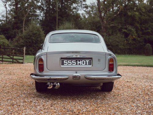 Aston Martin Db6 4