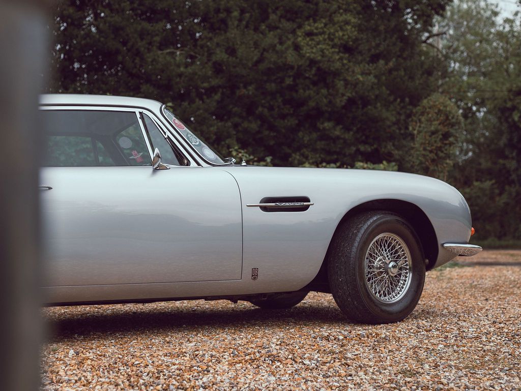 Aston Martin Db6