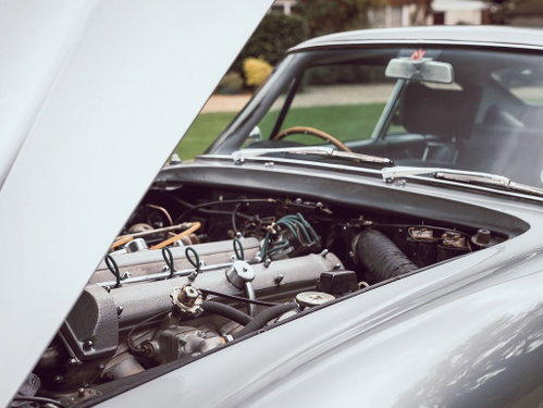 Aston Martin Db6 19