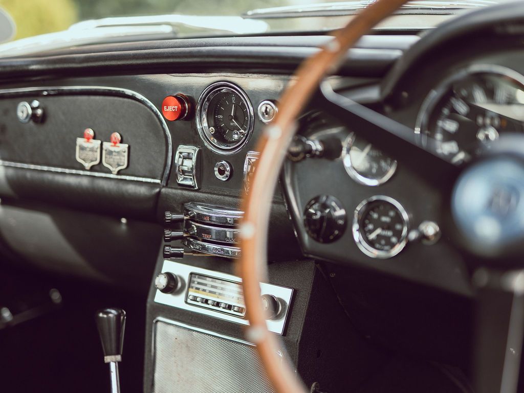 Aston Martin Db6