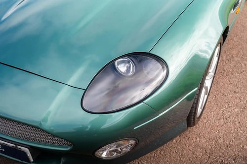 Aston Martin DB7 9