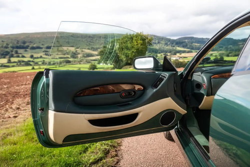 Aston Martin DB7 41