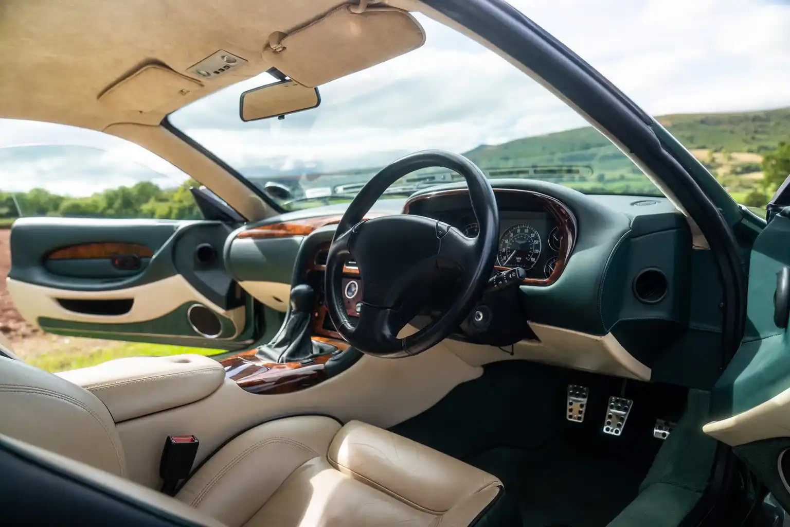 Aston Martin DB7
