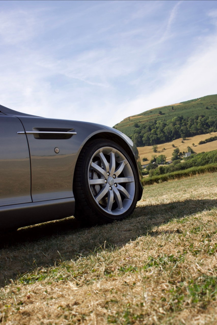Aston Martin DB9