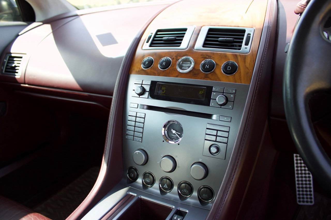 Aston Martin DB9